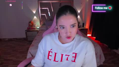 LUNA ROSE online show from March 5, 4:21 am