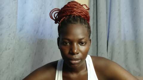 luo_queen online show from November 28, 12:01 pm