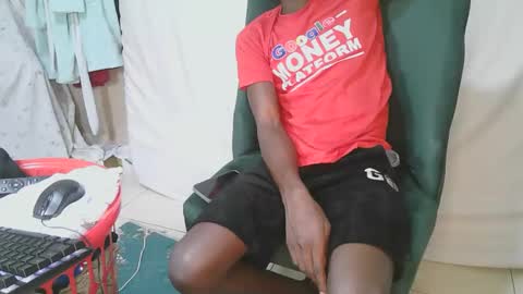 luoislove online show from March 10, 9:24 am