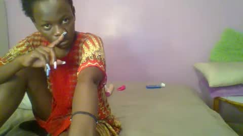 Snapshot of luscious_cuvy chatting on October 14, 7:44 am luscious online show from October 14, 7:44 am