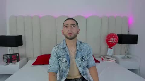 Lushian And Luna online show from December 5, 4:05 pm