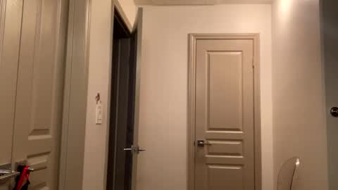 LOLA online show from December 7, 1:30 am