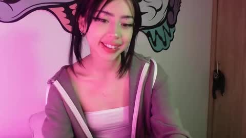 Valerie  April   online show from December 19, 5:18 am