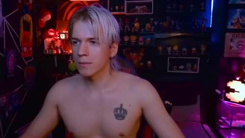 Snapshot of lustymatt chatting on October 16, 4:45 am lustymatt online show from October 16, 4:45 am