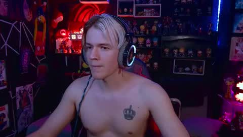 Snapshot of lustymatt chatting on October 1, 2:54 am lustymatt online show from October 1, 2:54 am