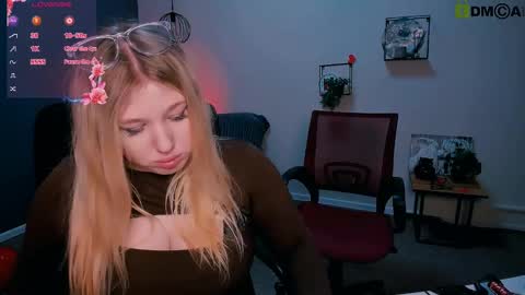 lusy_puff online show from March 6, 5:57 am