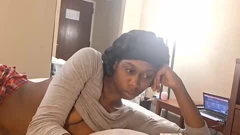 itsthadonnbae2xx online show from November 27, 11:40 am