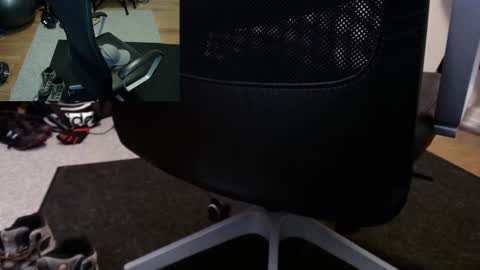 Snapshot of luvshonitoff chatting on February 2, 2:06 am Jim Bo online show from February 2, 2:06 am