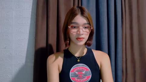 queen lux online show from April 27, 2:14 pm