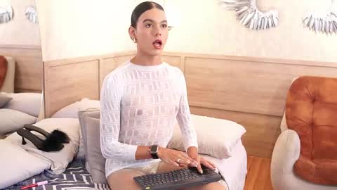 Luxa  online show from April 25, 1:13 pm