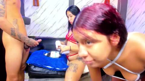 GIRLS SARA AND LIA  online show from January 10, 1:49 pm