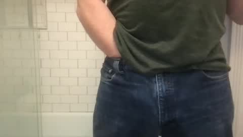 lvguynextdoor440656 online show from December 15, 3:02 am