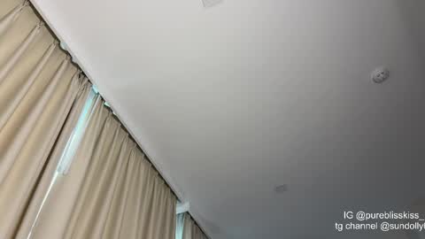 lxsundolyxl_ online show from April 9, 6:19 am