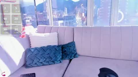 lya_brown online show from August 1, 12:18 pm