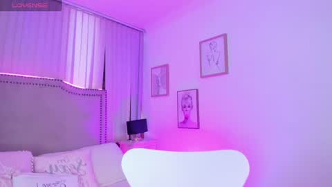 lya_brown online show from July 14, 12:10 pm