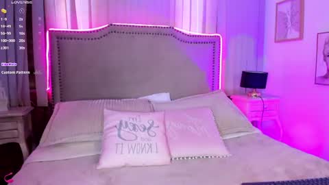 lya_brown online show from July 29, 12:05 pm