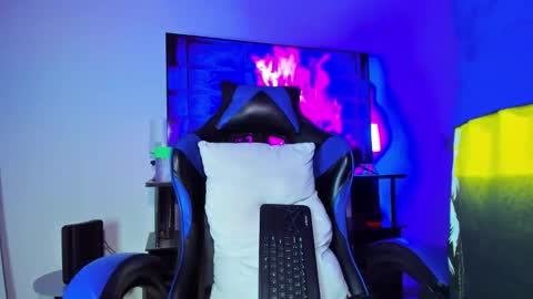 Lyam online show from March 18, 8:42 am