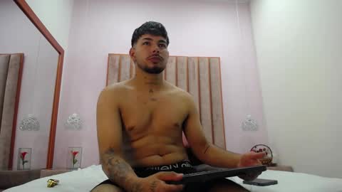lyam_saenz online show from November 5, 11:18 pm