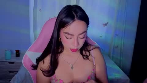 lyavalmont online show from May 17, 9:46 pm