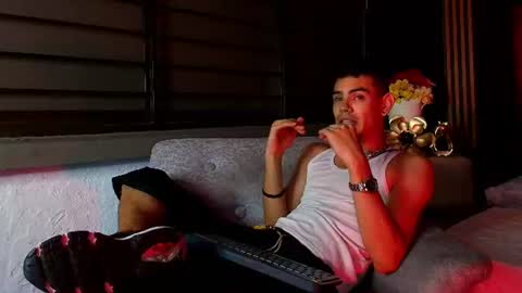 TELL ME LYCAN online show from June 12, 2:54 am