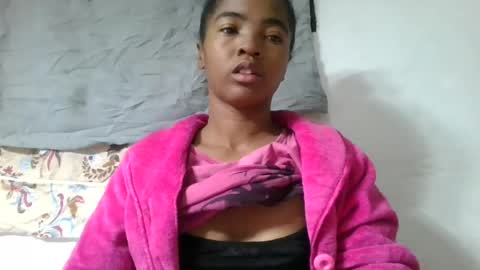 lydie856696 online show from July 25, 3:04 am