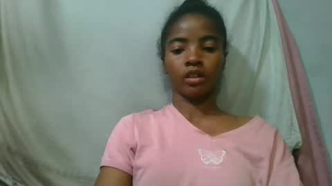 lydie856696 online show from June 12, 2:54 am