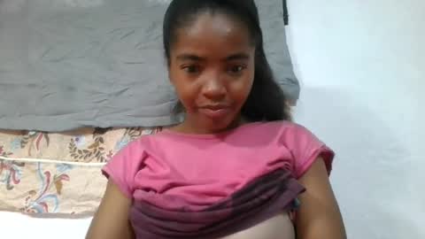 lydie856696 online show from July 28, 3:37 am