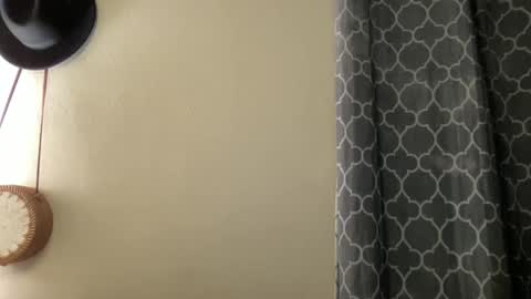 Olivia online show from February 12, 11:30 pm