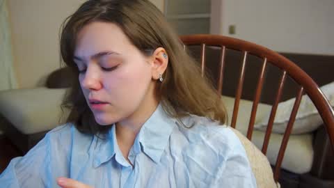 hi im Lyle online show from February 5, 3:13 am