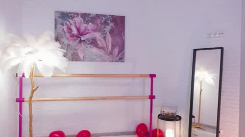 Lyly   online show from February 17, 9:46 am