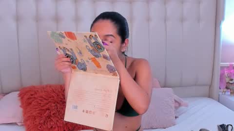 Lyn online show from November 6, 11:46 am