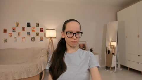 Snapshot of lynettebails chatting on March 12, 4:13 pm Sara online show from March 12, 4:13 pm