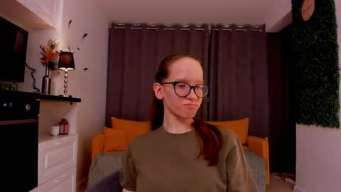 Snapshot of lynettebails chatting on February 22, 7:14 pm Sara online show from February 22, 7:14 pm