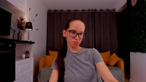 Snapshot of lynettebails chatting on February 23, 4:13 pm Sara online show from February 23, 4:13 pm
