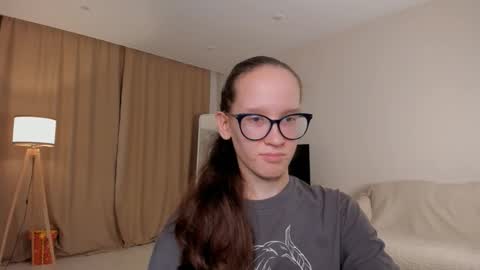 Snapshot of lynettebails chatting on October 7, 4:25 pm Sara online show from October 7, 4:25 pm