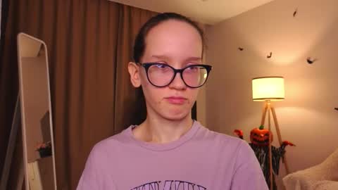 Sara online show from November 29, 4:58 pm