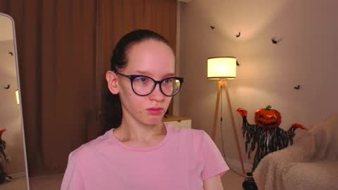 Sara online show from November 30, 5:09 pm