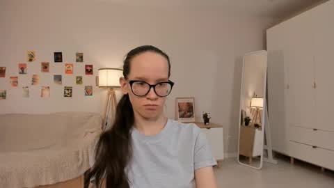 Snapshot of lynettebails chatting on March 12, 7:14 pm Sara online show from March 12, 7:14 pm