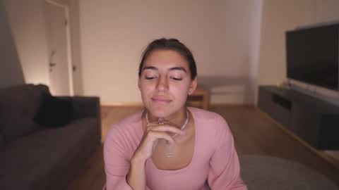  LYNN  online show from March 11, 6:16 am