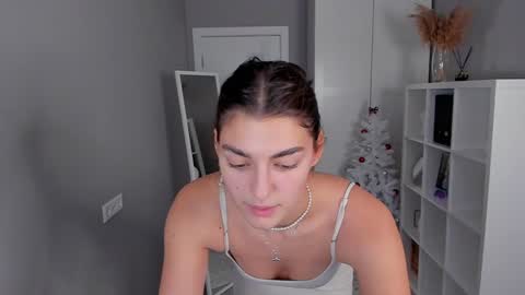  LYNN  online show from January 6, 9:19 am