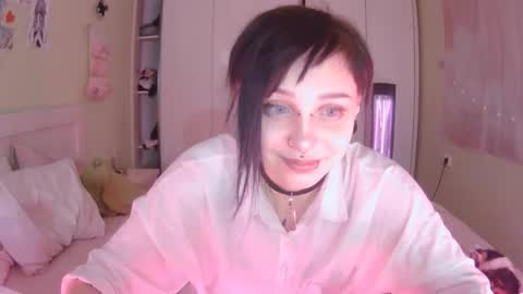 Snapshot of lynncottingham chatting on October 22, 11:56 am Kira online show from October 22, 11:56 am