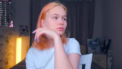 Cozy Lynns room online show from February 12, 8:51 am