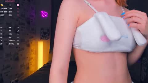 Cozy Lynns room online show from February 14, 9:23 am