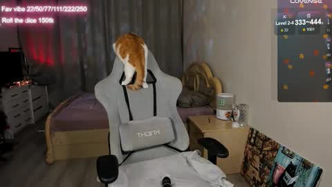 lynne_dawson online show from November 9, 7:38 pm