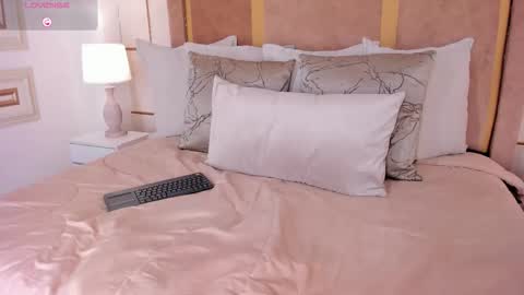    online show from January 15, 11:30 am