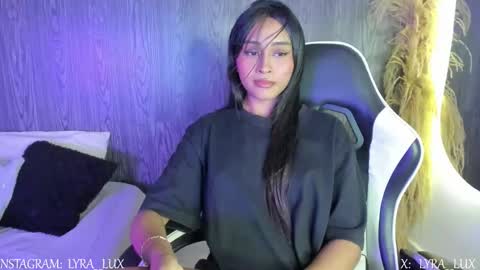 lyralux10 online show from February 13, 12:58 am