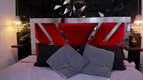 Lysa  online show from April 5, 1:52 pm