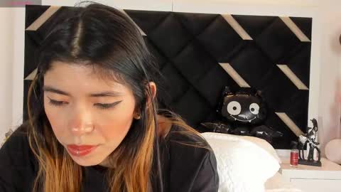 Snapshot of lyxi_ chatting on October 21, 1:38 pm Lyxi online show from October 21, 1:38 pm