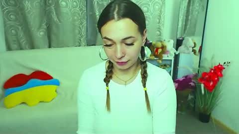 Vikki online show from June 12, 12:15 pm