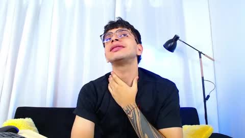 Max online show from April 21, 2:24 pm